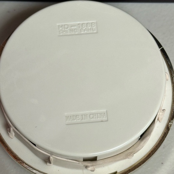 Vintage Wooden and cast bronze Table Top clock with Lion Figure - Picture 4 of 14